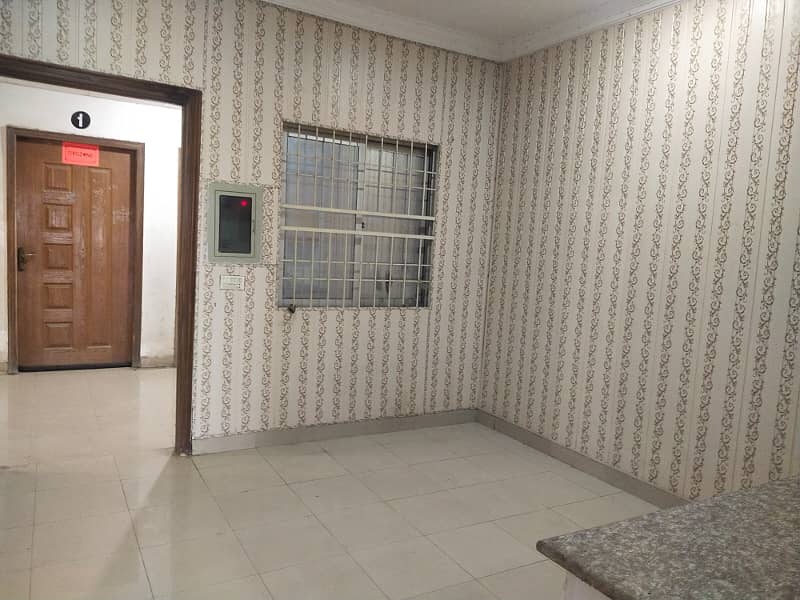 1 bed room flat available for rent jinah mall palaza izmeer town canal bank road Lahore 4