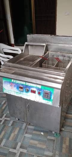 deep fryer professional 2 tables and 10 chairs for sale