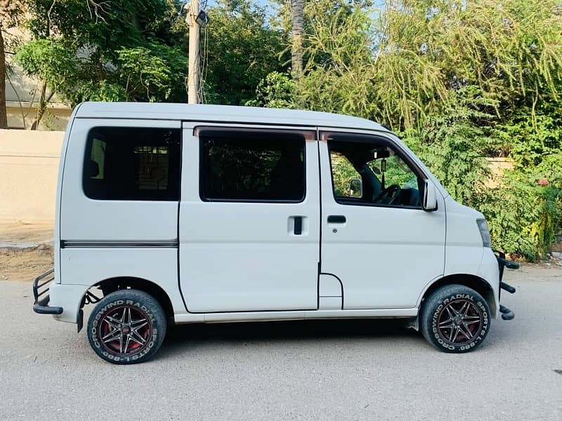 Daihatsu Hijet 2015 1