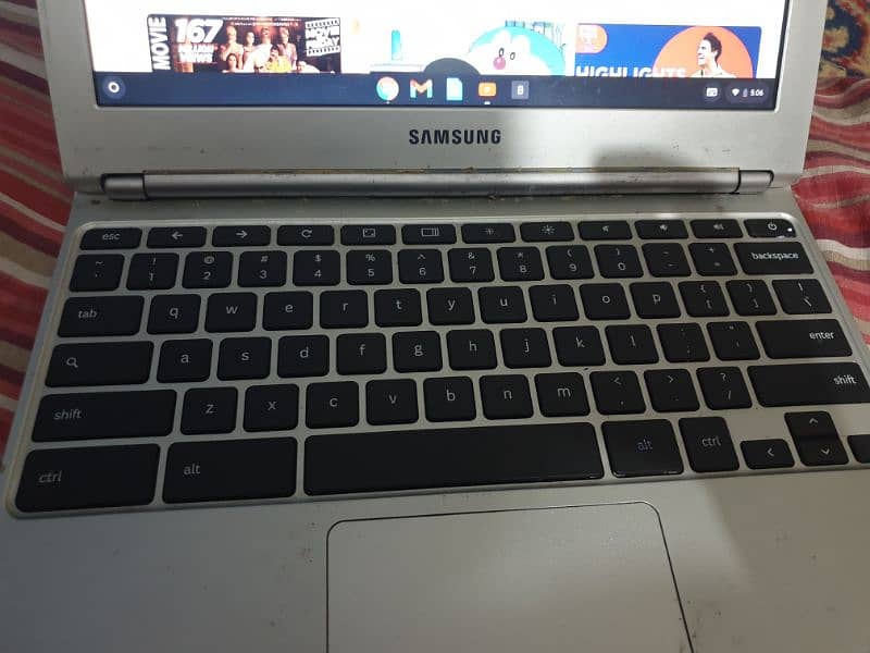 urgent sale chrome book in good condition 1