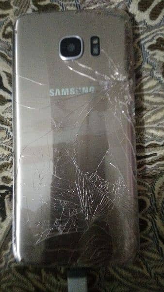 Samsung Galaxy S7 edge 1