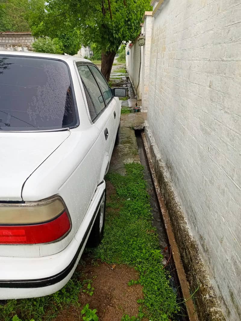 Toyota Corolla 1.6 ,1987 Saloon 4