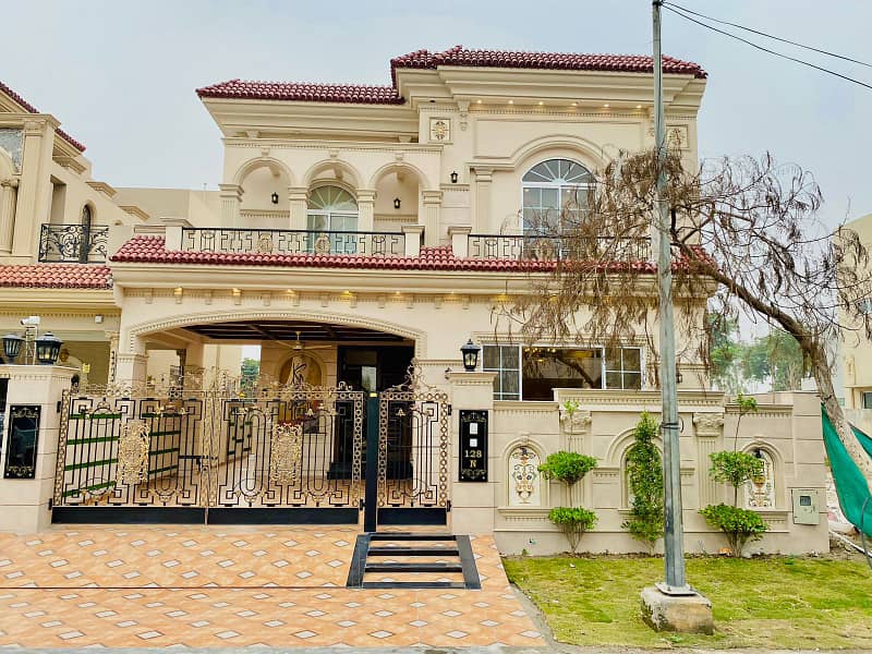 10 Marla House Available For Sale In Air Avenue Lahore 0