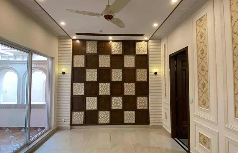 10 Marla House Available For Sale In Air Avenue Lahore 5