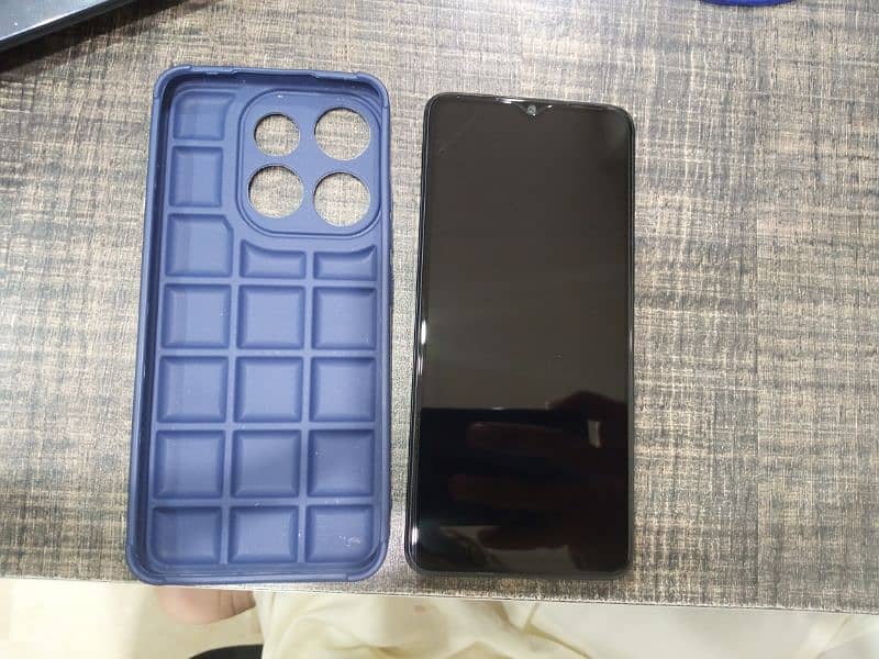 Infinix Smart 7 (4+3) with box In Lush Condition 2