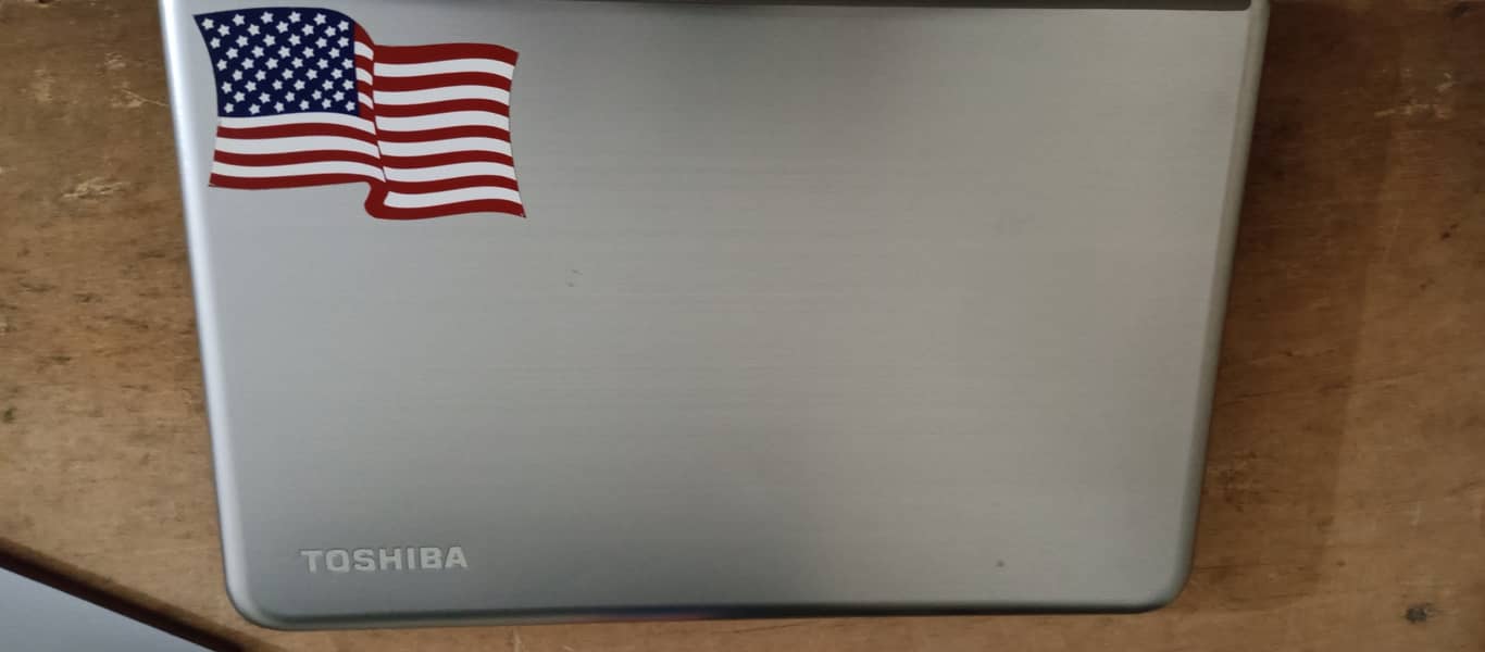 Toshiba i7 4th Gen 8gb RAM 110gb SSD 10/10 condition 1