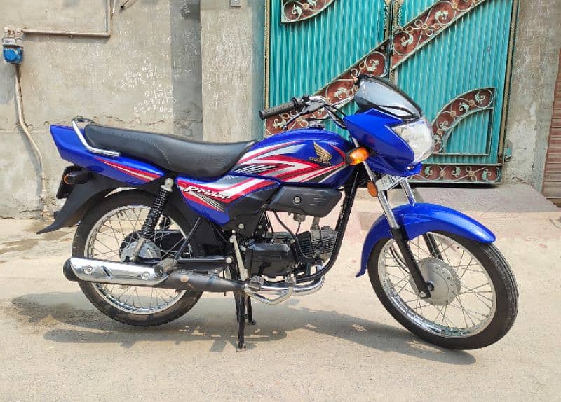 4000kmHonda prider Bike Lush Condition Ore Detail on call 03276622003 0