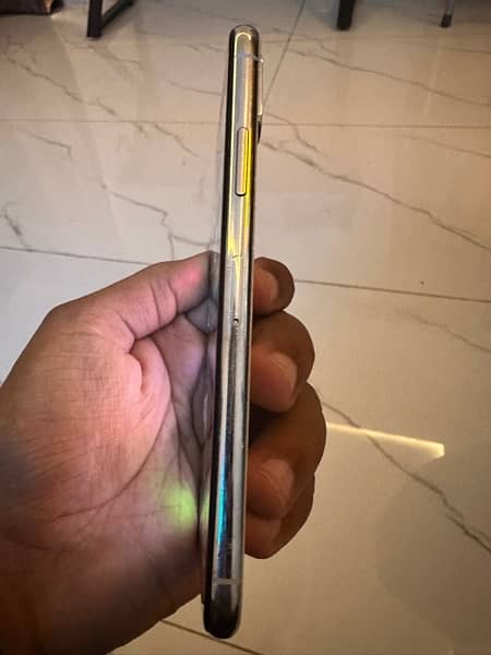 iPhone x 64gb non PTA 4