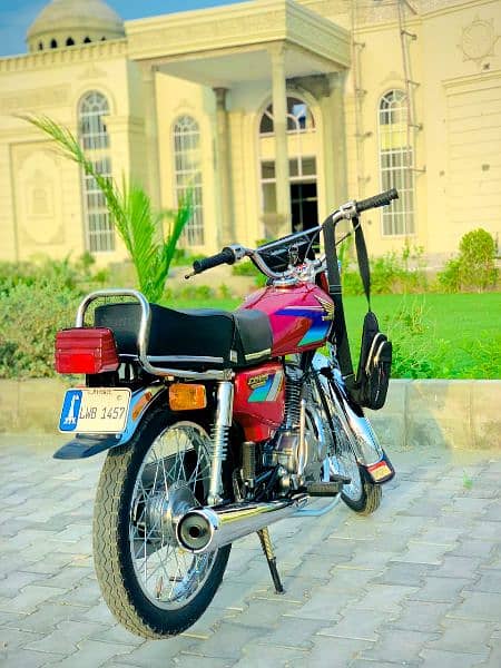 Honda 125cc 2005 model Lahore registered my WhatsApp 03298423763 1