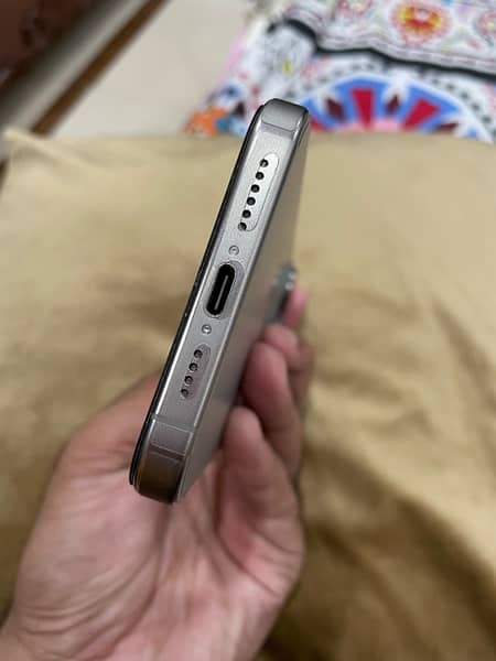 iPhone 15 Pro Max 256GB Natural Titanium 100% Battery Health 3