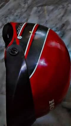 Honda helmet. bilkul neat and clean hai ,