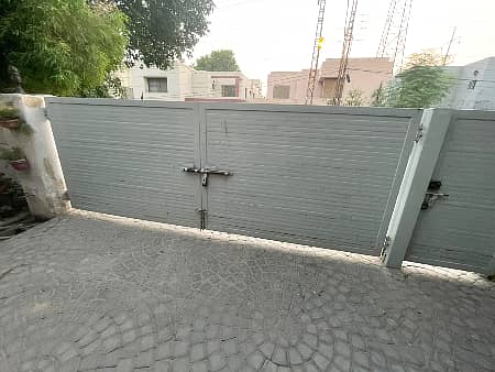 1 Kanal Slightly Used House For Rent in Phase 6 Near Dolmen Mall Prime Location 20