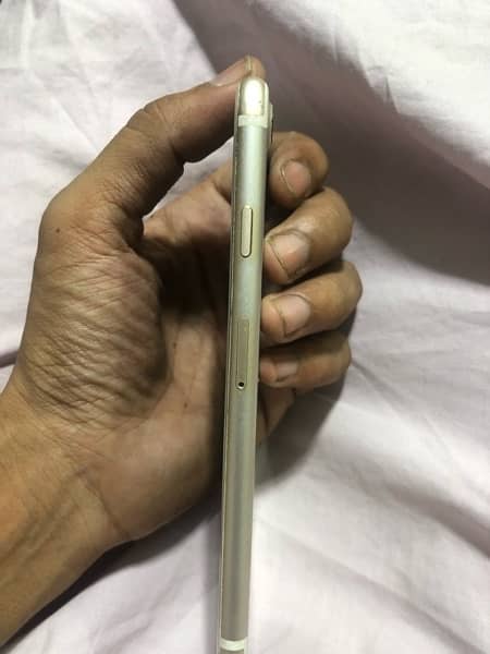 iphone 7 128 gb gold Pta Approved 1