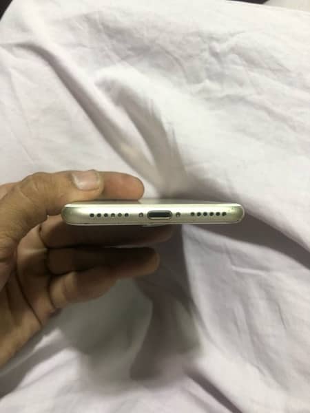 iphone 7 128 gb gold Pta Approved 3