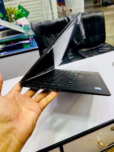 Lenovo X1 Carbon i7 7th Generation 5