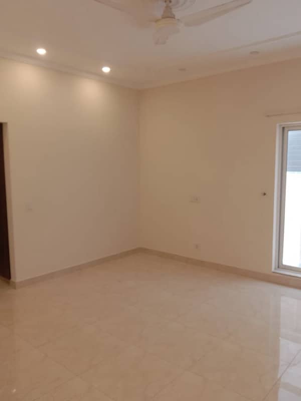 1 Kanal House For Rent in Phase 6 DHA Lahore Near Dolmen Mall & Raya Club 5