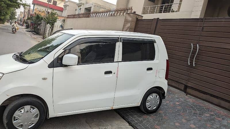 Suzuki Wagon R 2018 11