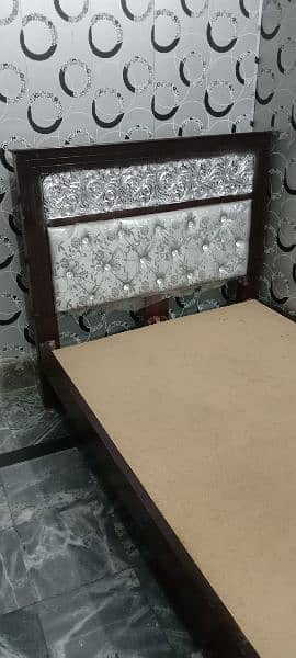 single Bed 2 piece. Used like New. 0