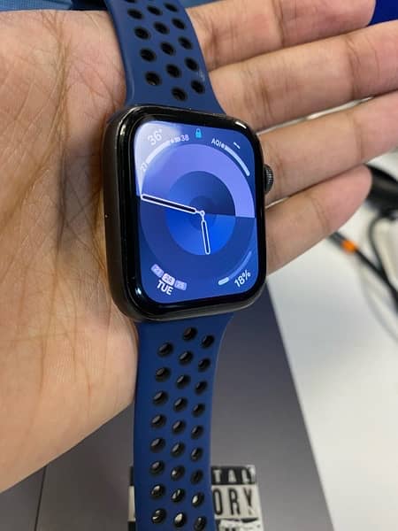 Apple Watch Series 5 44mm 2