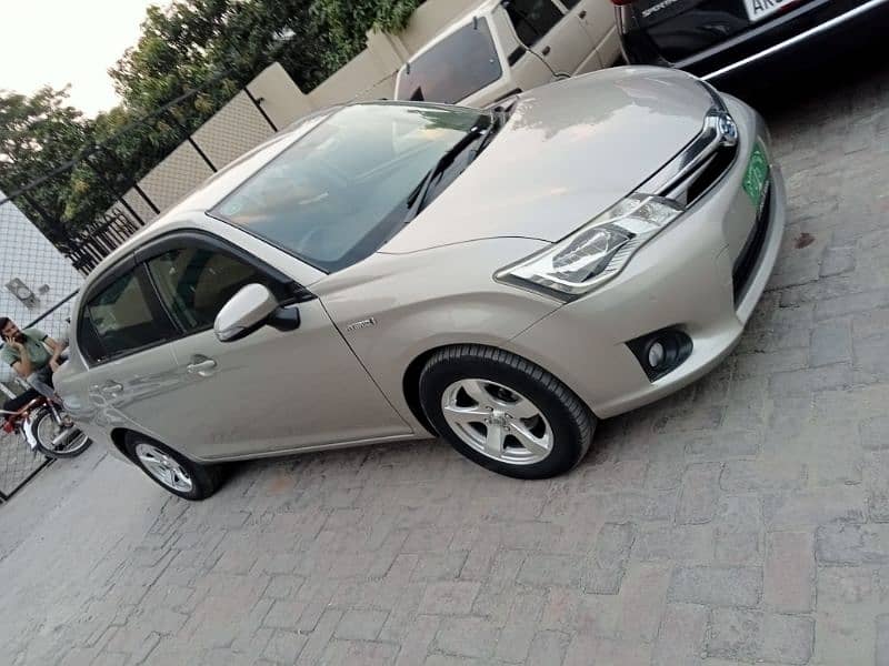 Toyota Corolla Axio 2013 1