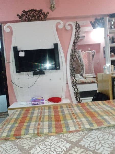 led unit , wardrobe , bed , dressing with out mattress 1