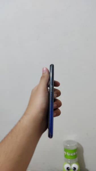 Oppo F9 4/64gb 1