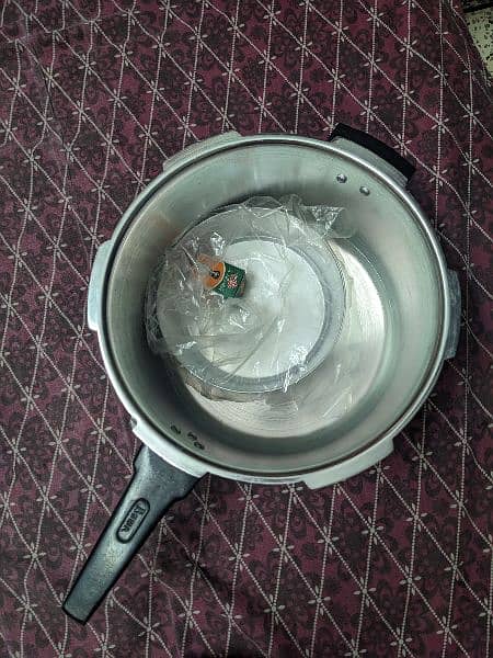 pressure cooker for sale 2