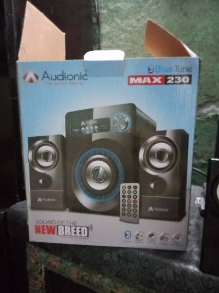 Audionic woffer speaker new condition with warranty 10 months 0