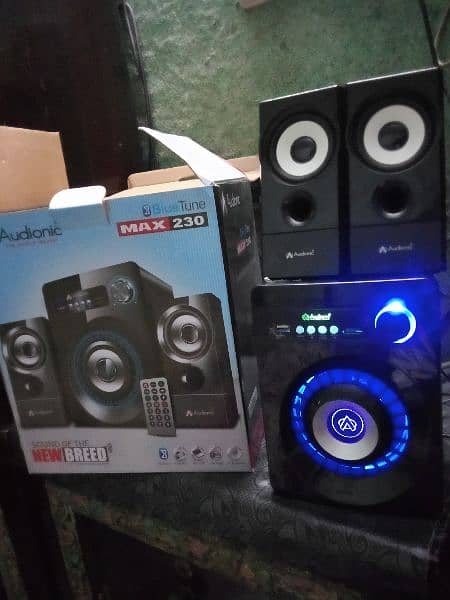 Audionic woffer speaker new condition with warranty 10 months 2