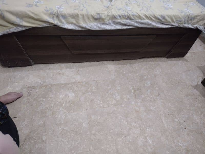 King Size bed with 1 molty foam matress 3