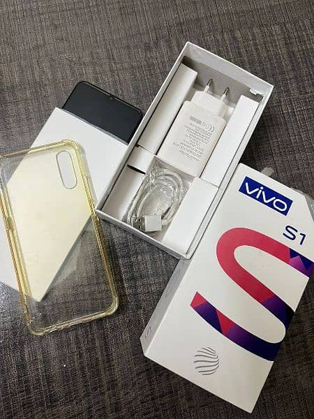 Mobile fon Vivo S1 2