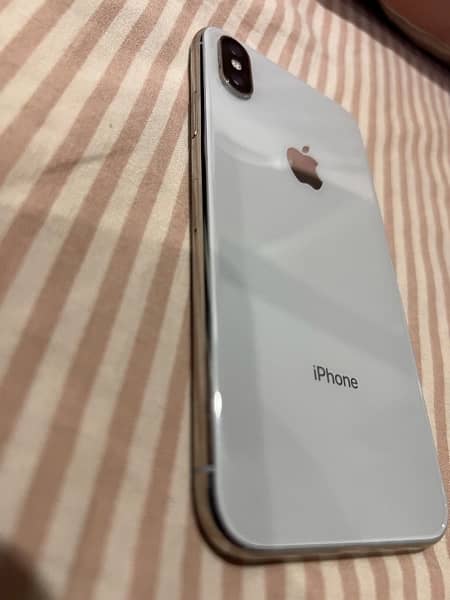 iphone x 10/10 without a single scratch 5