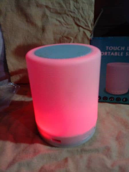 CL-671 Touch lamp portable Speaker 1