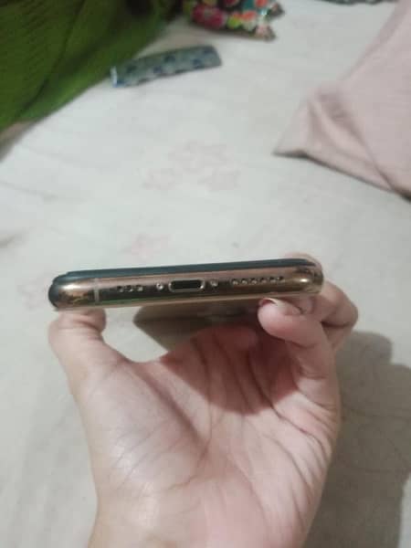 iphone 11 pro gold 3