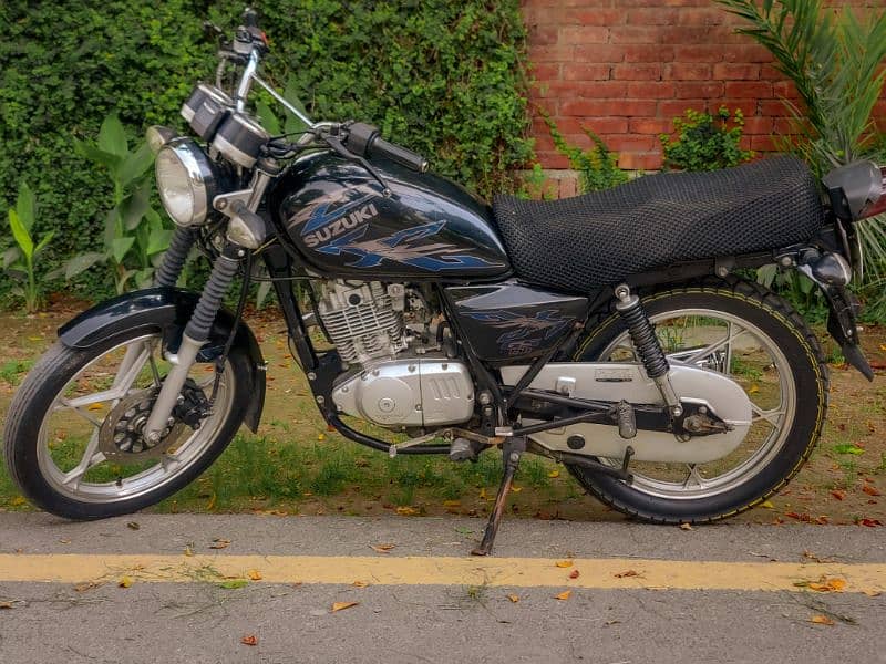 Suzuki GS 150 SE 6