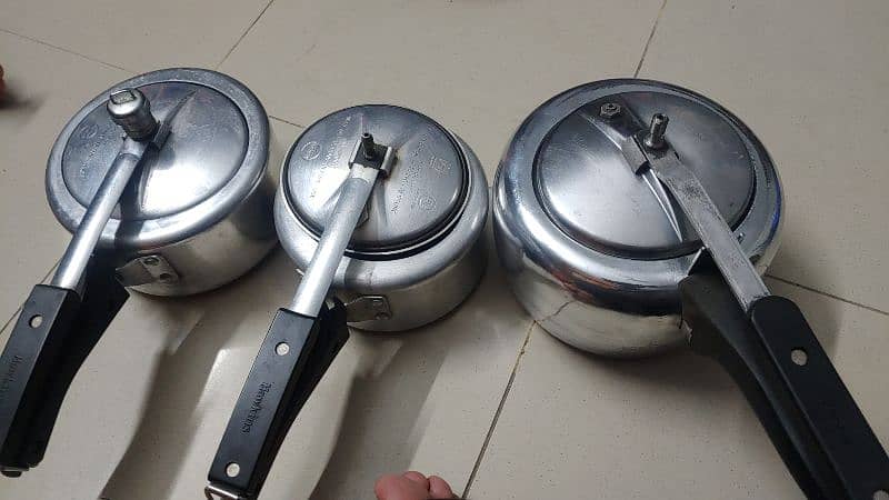 branded imported pressure cooker 0