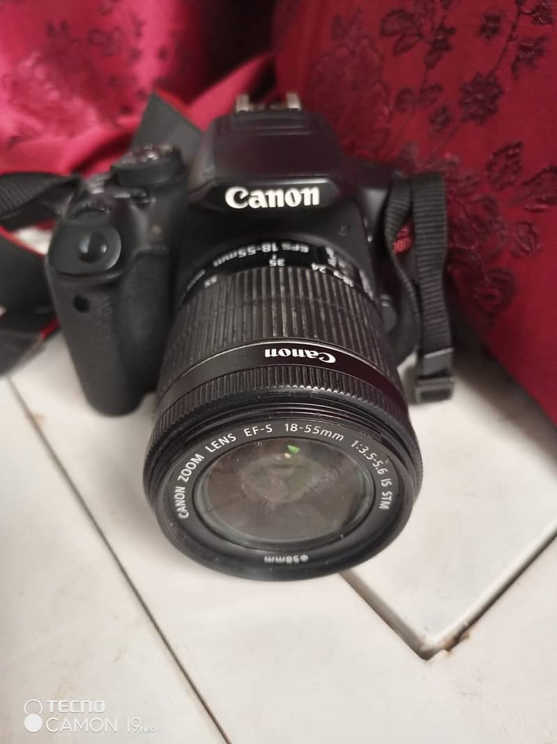 URGENT SALE CANON CAMERA 700D 1