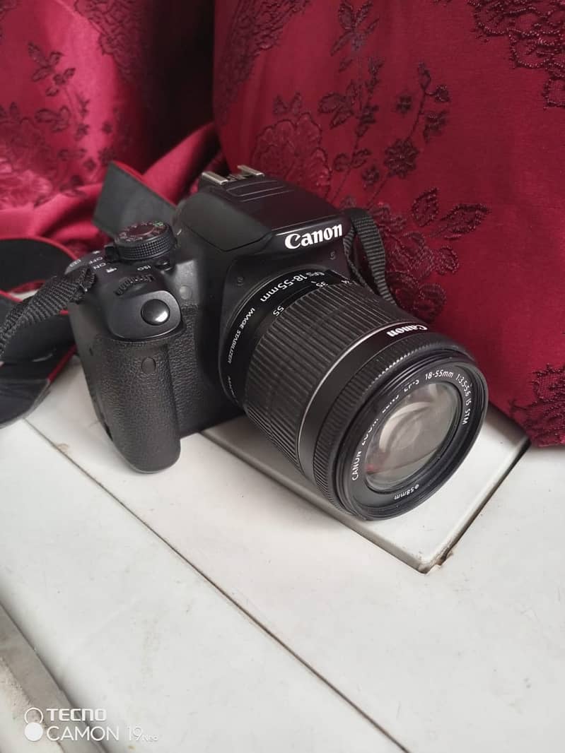 URGENT SALE CANON CAMERA 700D 2