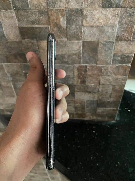 iphone x 10/9 condition 2