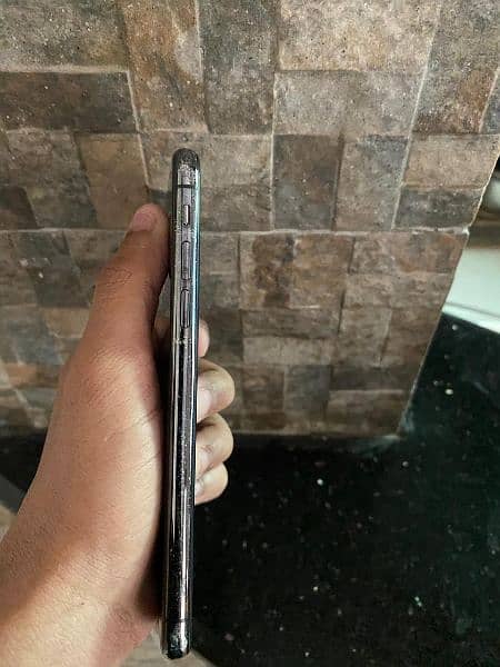 iphone x 10/9 condition 4