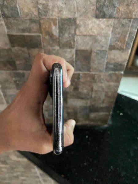 iphone x 10/9 condition 5