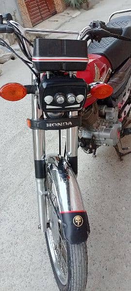 Honda CG125 Self Start (SE) 3