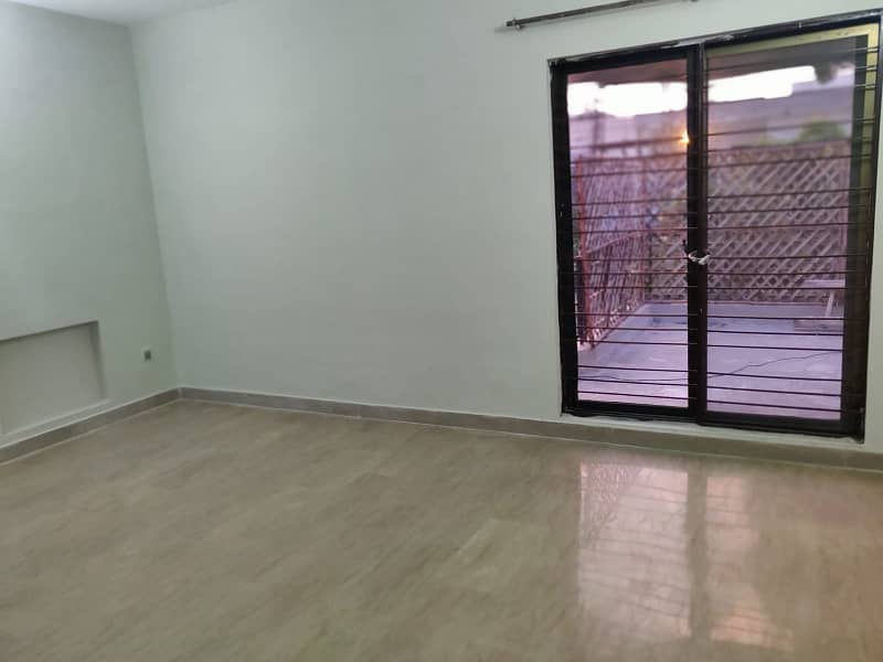 10 Marla Full House For Rent in Phase 3 DHA Lahore Ideal Location Near Park 7