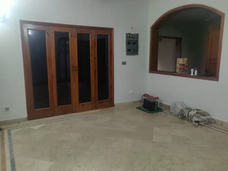 10 Marla Full House For Rent in Phase 3 DHA Lahore Ideal Location Near Park 14