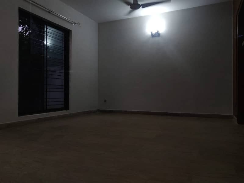 10 Marla Full House For Rent in Phase 3 DHA Lahore Ideal Location Near Park 21