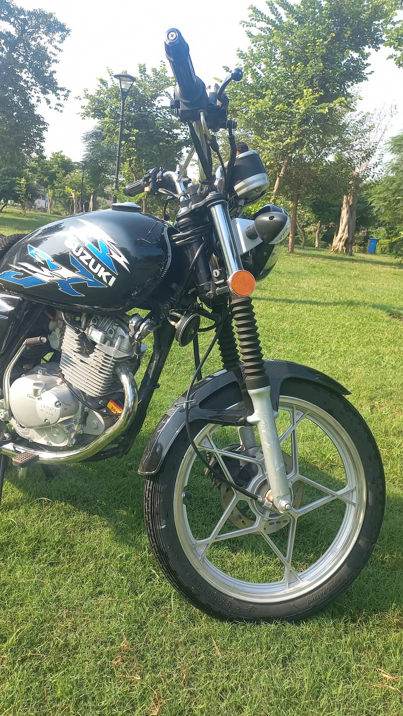 Suzuki GS 150 SE EURO 2 (2022 Model) Motorcycle for Sale 9