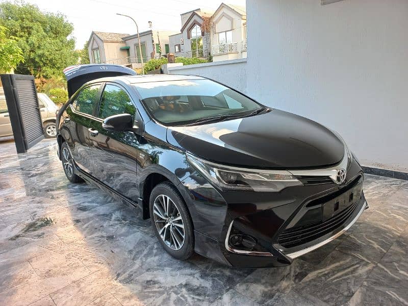 Toyota Corolla Altis 2022 4