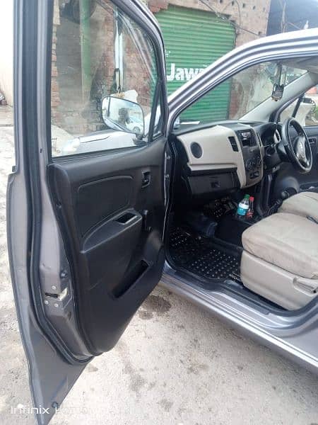 Suzuki Wagon R 2018 11