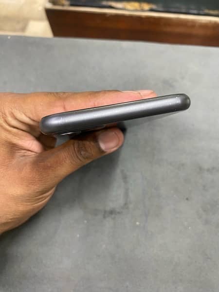 iphone 11 128gb pta approved factory unlock 4