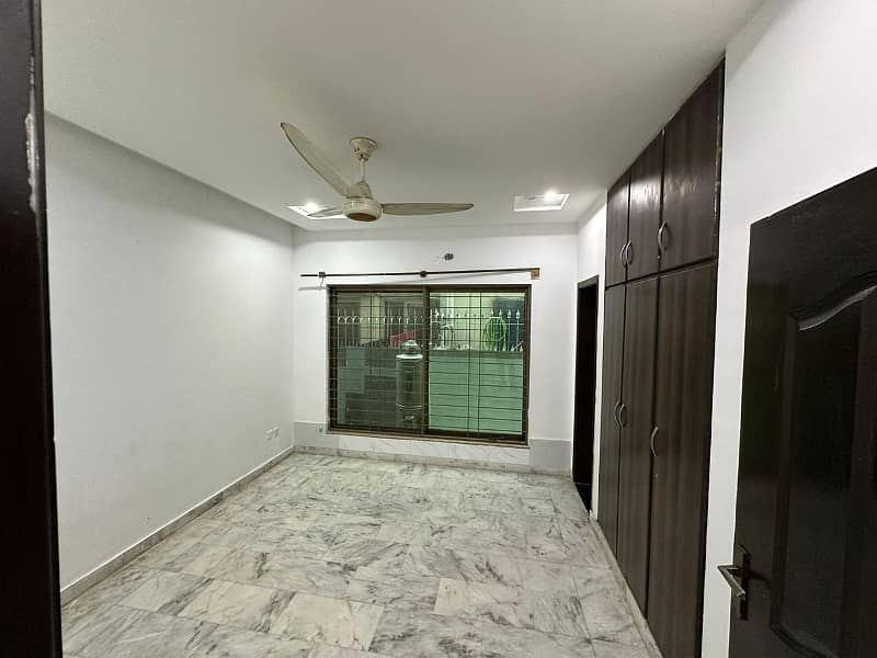 5 Marla House For Rent in DHA Phase 5 Near Commercial Lahore Reasonable Price OriginaL Pictures 11